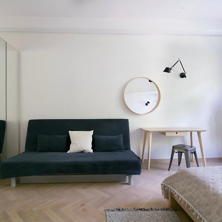 Spacious 3Br Apartment With Ac In Living Room, 2 Balconies 克拉科夫 外观 照片